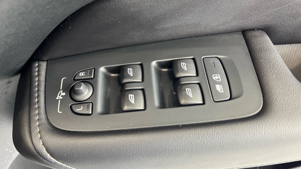 Used Volvo XC60 2022 for sale - 77360473: Photo 24