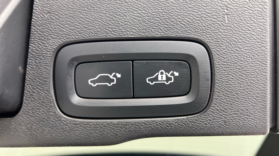 Used Volvo XC60 2022 for sale - 77360473: Photo 35