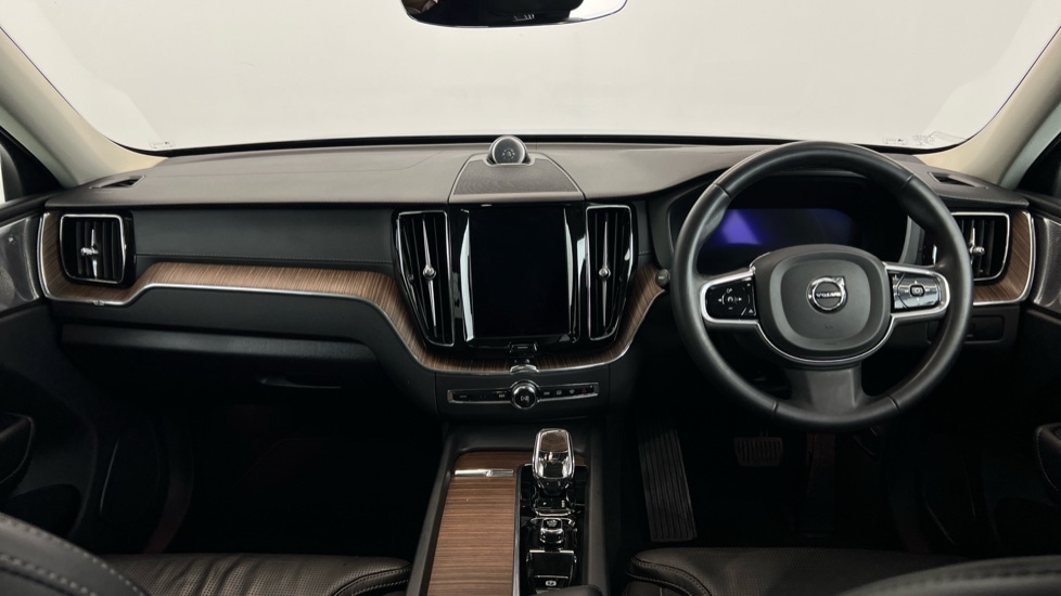 Used Volvo XC60 2022 for sale - 77360473: Photo 5