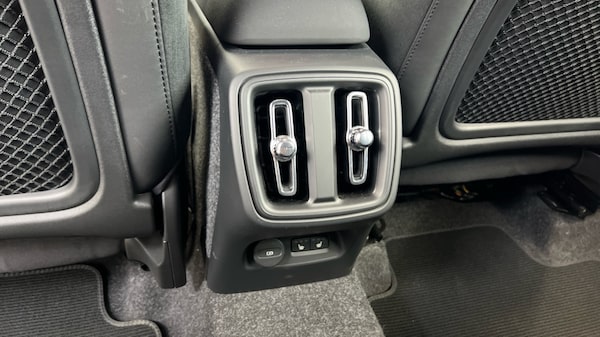 Used Volvo XC40 2025 for sale - 75464932: Photo 15