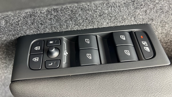 Used Volvo XC40 2025 for sale - 75464932: Photo 24