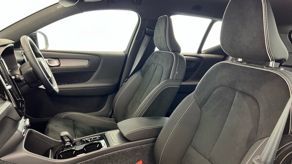 Used Volvo XC40 2025 for sale - 75464932: Photo 37