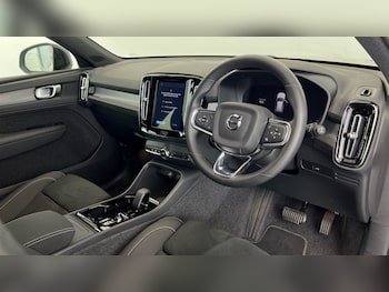 Used Volvo XC40 2025 for sale - 75464932: Photo
