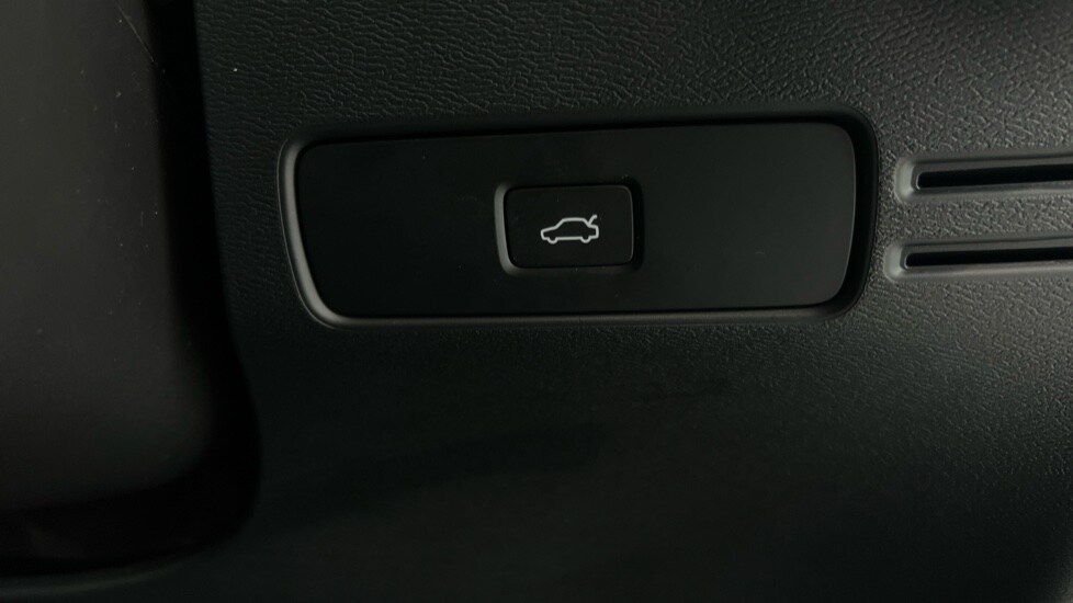 Used Volvo XC40 2022 for sale - 77588423: Photo 60