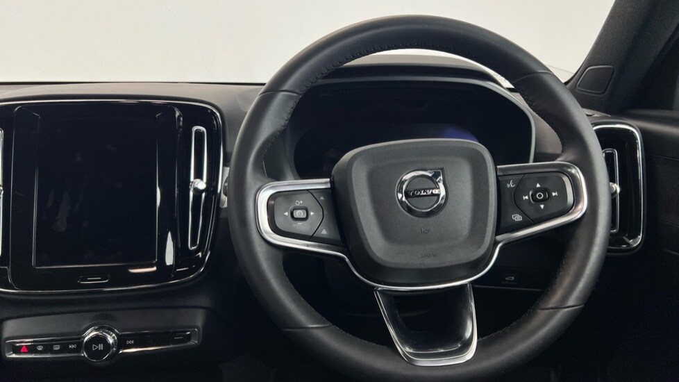 Used Volvo XC40 2023 for sale - 77492630: Photo 10