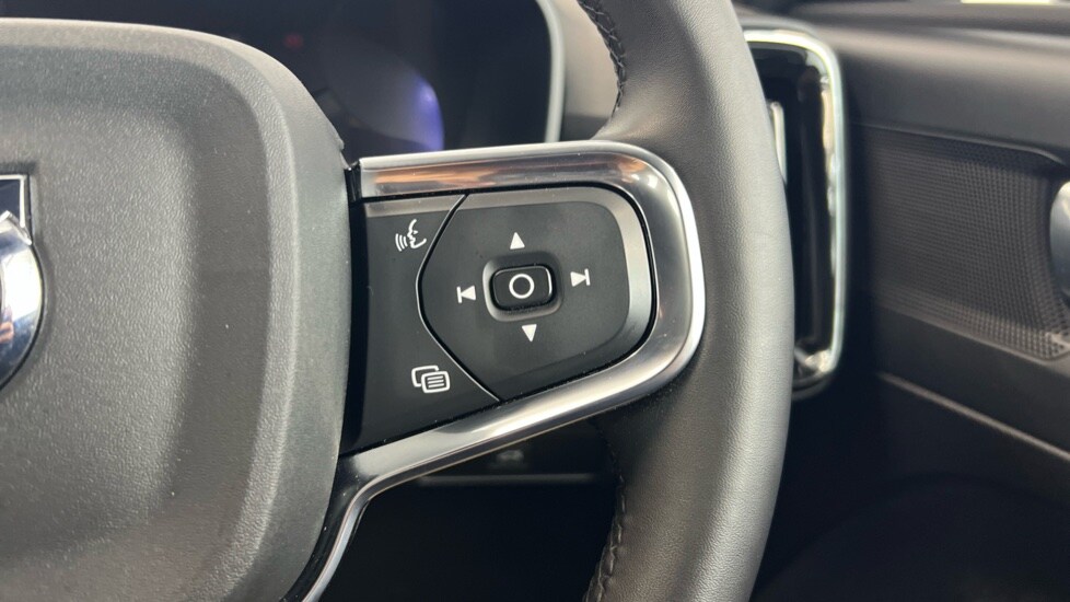 Used Volvo XC40 2023 for sale - 77492630: Photo 22