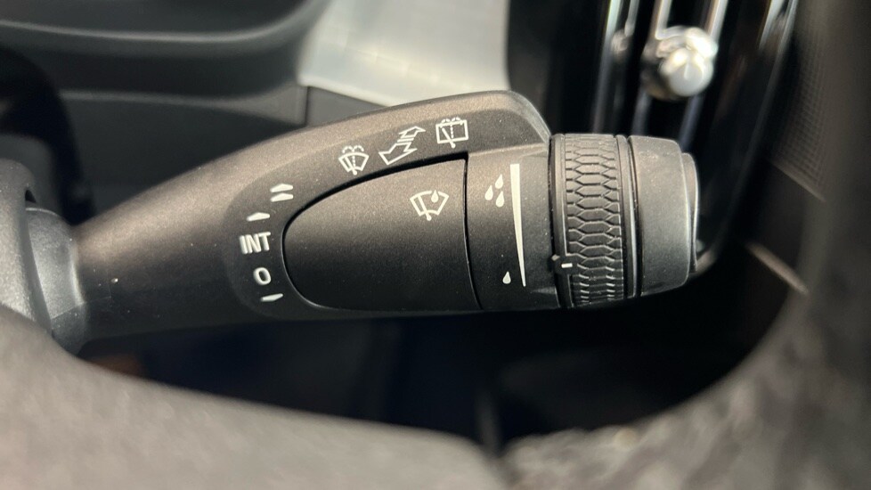 Used Volvo XC40 2023 for sale - 77492630: Photo 23