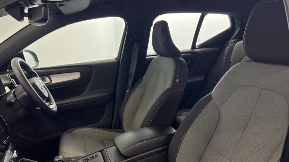 Used Volvo XC40 2023 for sale - 77492630: Photo 37