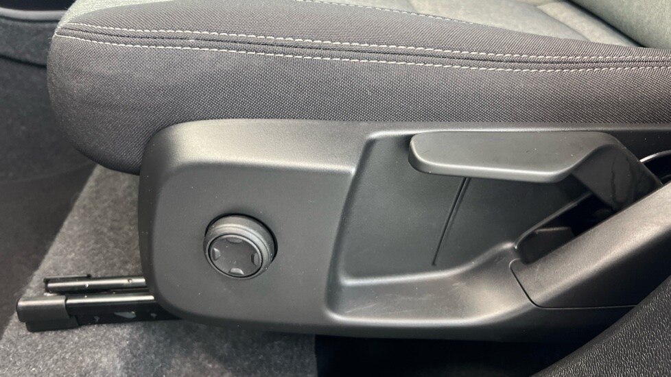 Used Volvo XC40 2023 for sale - 77492630: Photo 39