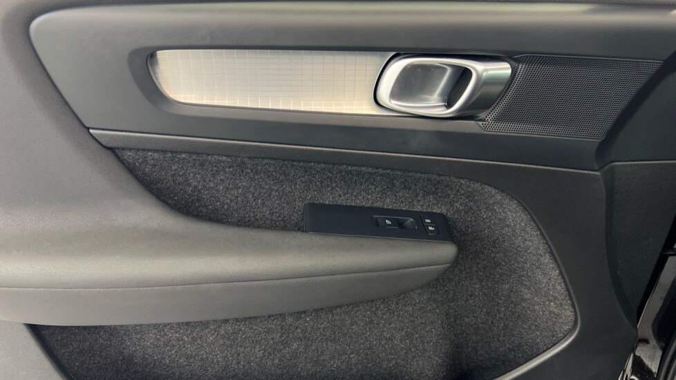 Used Volvo XC40 2023 for sale - 77492630: Photo 41