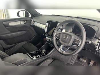 Used Volvo XC40 2025 for sale - 79633826: Photo