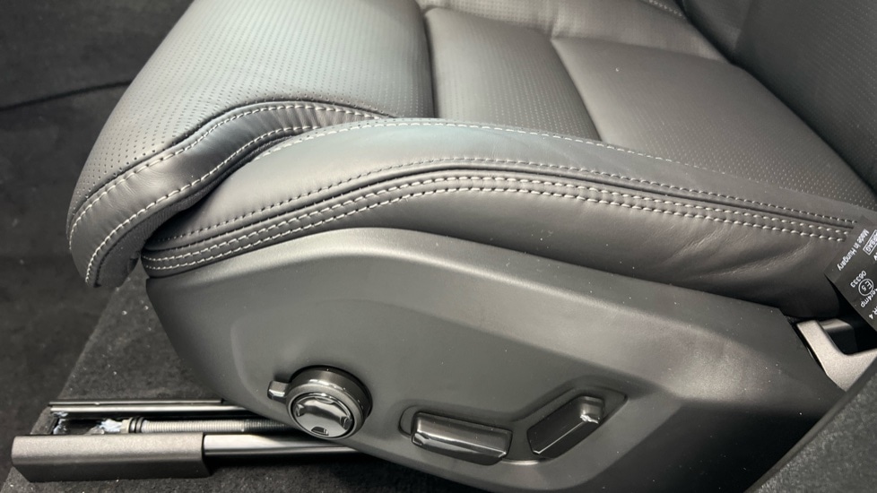 Used Volvo XC90 2025 for sale - 77256362: Photo 39