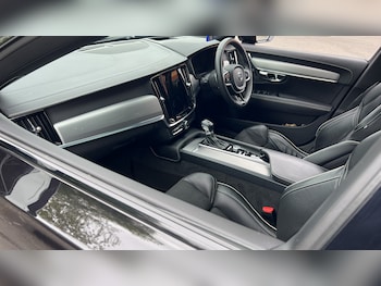 Used Volvo V90 2020 for sale - 76851243: Photo