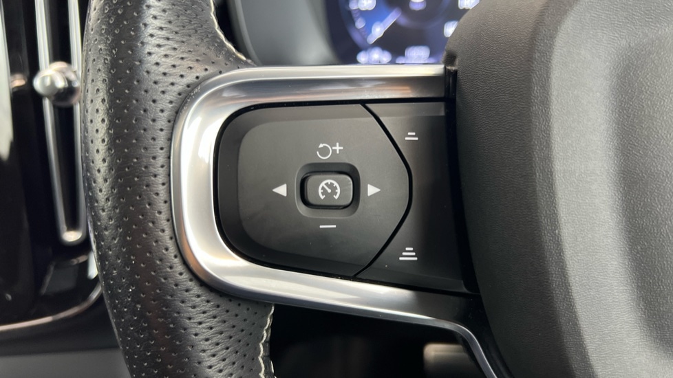 Used Volvo XC40 2021 for sale - 76851256: Photo 21