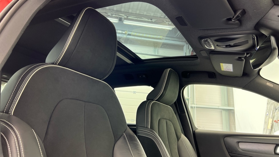 Used Volvo XC40 2021 for sale - 76851256: Photo 31