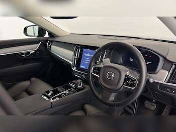 Used Volvo V90 2025 for sale - 77885348: Photo