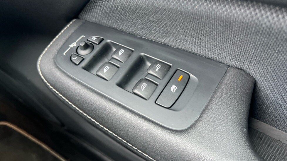 Used Volvo V60 2019 for sale - 77519050: Photo 24