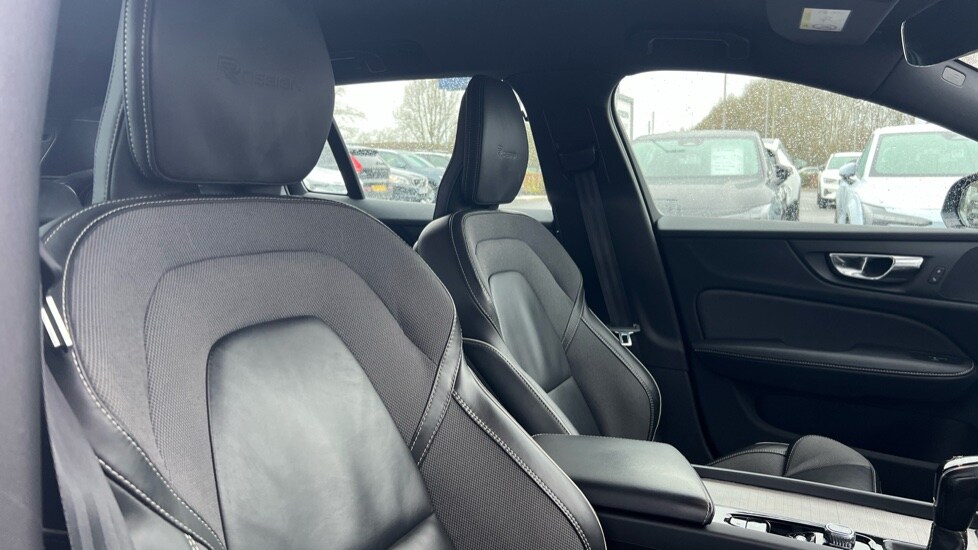 Used Volvo V60 2019 for sale - 77519050: Photo 31