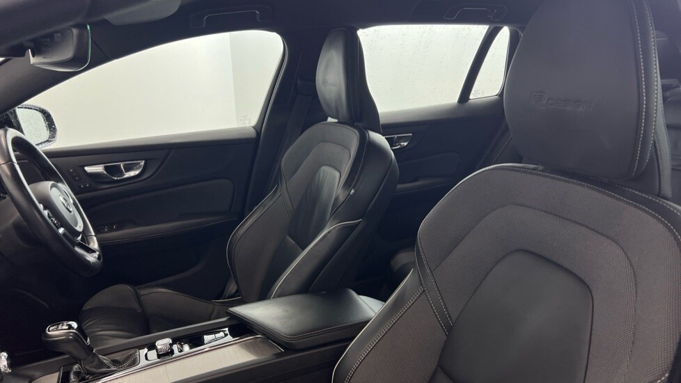 Used Volvo V60 2019 for sale - 77519050: Photo 38