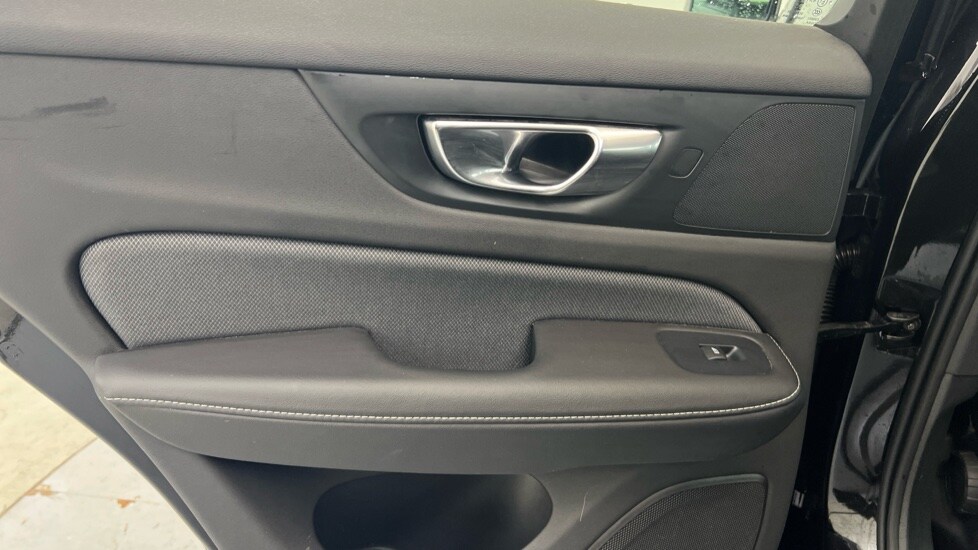 Used Volvo V60 2019 for sale - 77519050: Photo 46