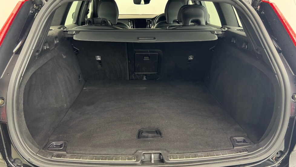 Used Volvo V60 2019 for sale - 77519050: Photo 51