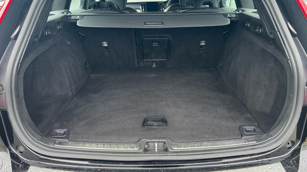 Used Volvo V60 2019 for sale - 77519050: Photo 54