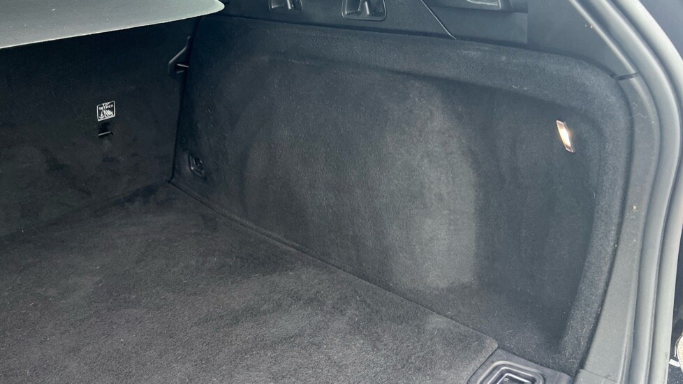 Used Volvo V60 2019 for sale - 77519050: Photo 56