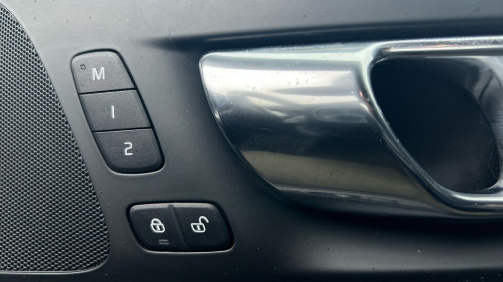 Used Volvo V60 2019 for sale - 77519050: Photo 58