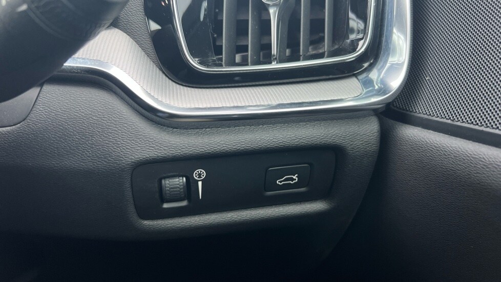 Used Volvo V60 2019 for sale - 77519050: Photo 59