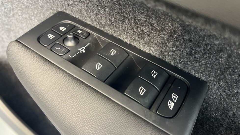 Used Volvo XC40 2022 for sale - 77698167: Photo 24