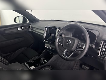 Used Volvo XC40 2024 for sale - 77239505: Photo