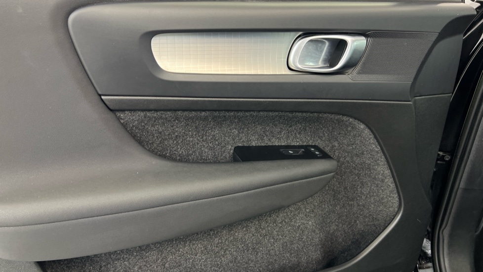 Used Volvo XC40 2022 for sale - 77988385: Photo 41