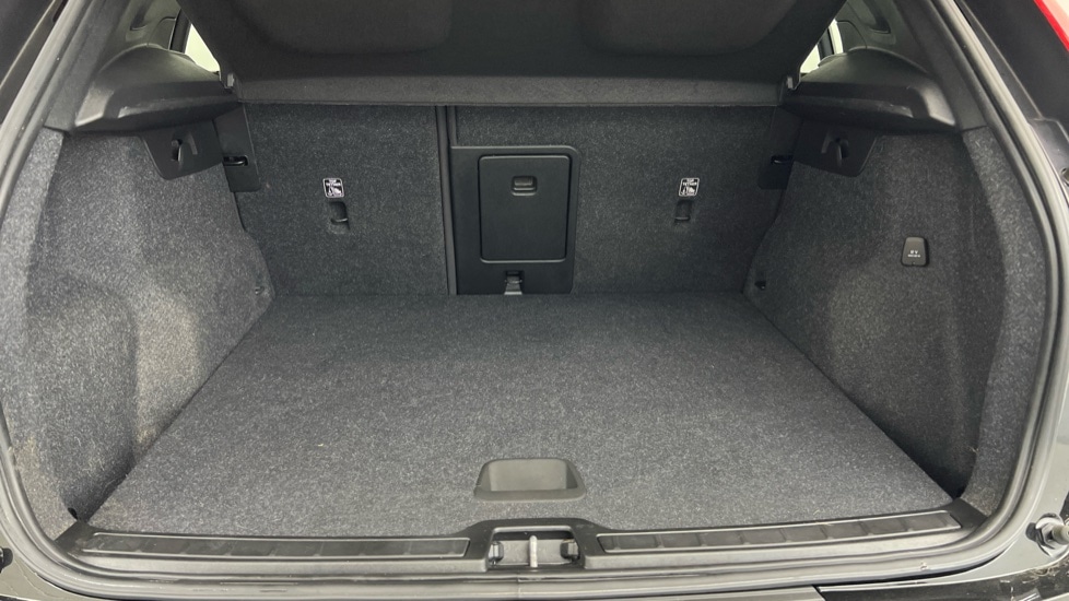 Used Volvo XC40 2022 for sale - 77988385: Photo 51