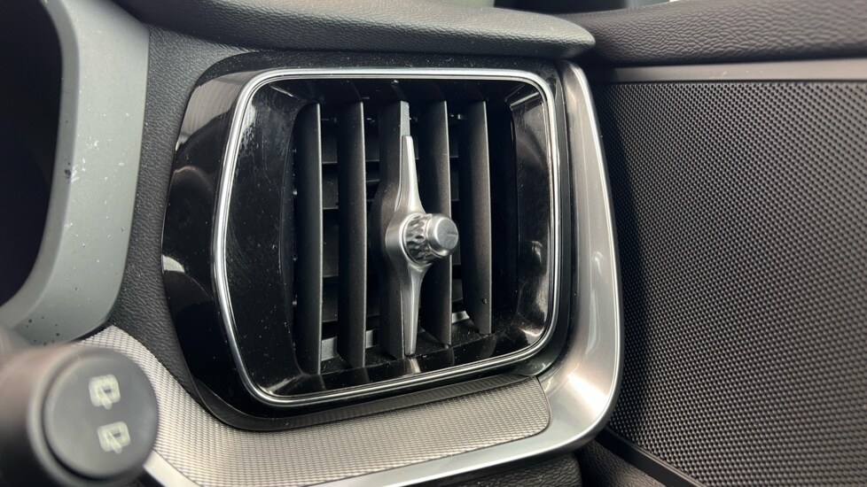 Used Volvo V60 2024 for sale - 77755693: Photo 75