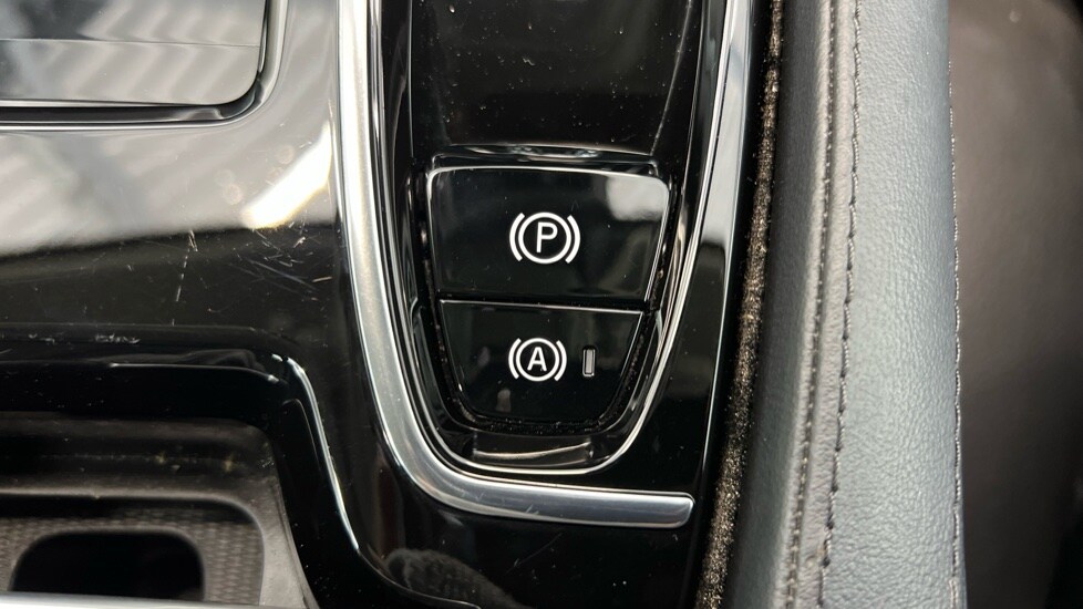 Used Volvo V60 2024 for sale - 77755693: Photo 77