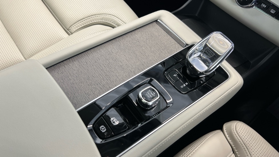 Used Volvo XC90 2025 for sale - 76021910: Photo 25