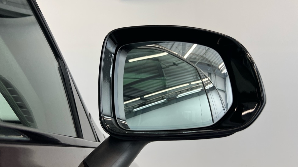 Used Volvo XC90 2025 for sale - 76021910: Photo 32