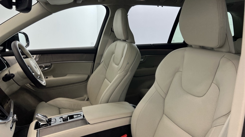 Used Volvo XC90 2025 for sale - 76021910: Photo 37