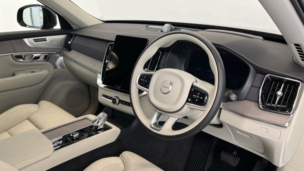 Used Volvo XC90 2025 for sale - 76021910: Photo 4