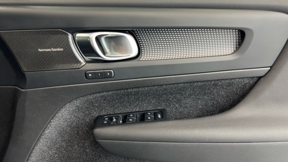 Used Volvo XC40 2024 for sale - 77316095: Photo 29