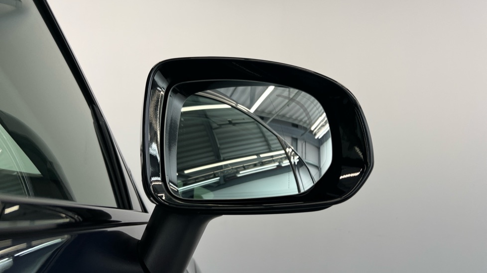 Used Volvo XC60 2022 for sale - 77042778: Photo 32