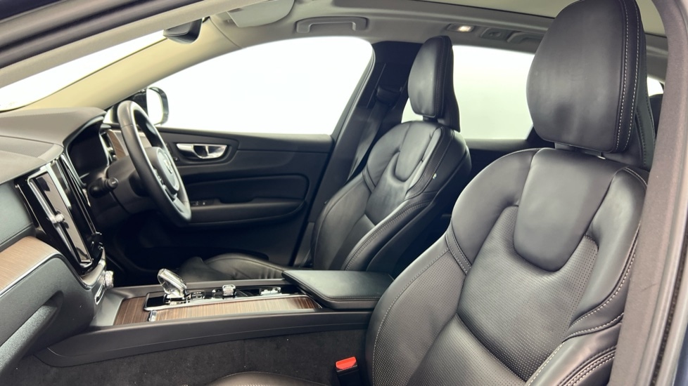 Used Volvo XC60 2022 for sale - 77042778: Photo 37