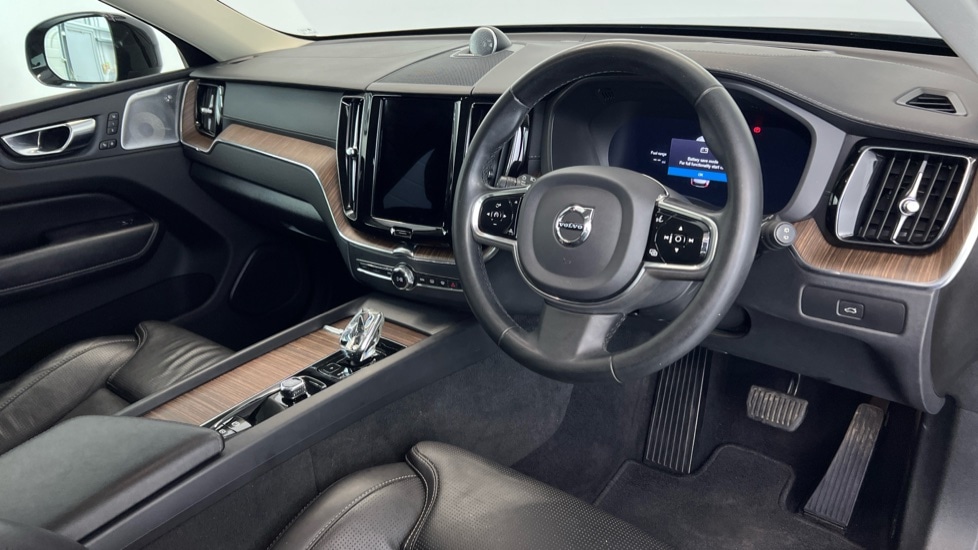 Used Volvo XC60 2022 for sale - 77042778: Photo 4