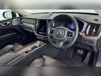 Used Volvo XC60 2022 for sale - 77042778: Photo