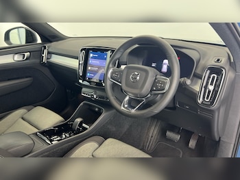 Used Volvo XC40 2022 for sale - 76597909: Photo