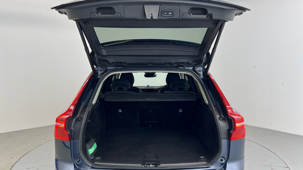 Used Volvo XC60 2022 for sale - 76933226: Photo 13