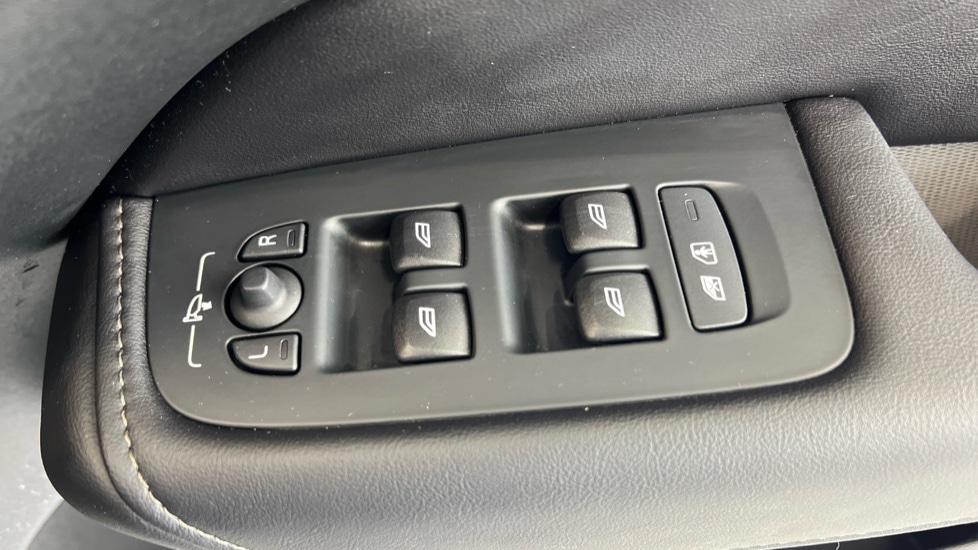 Used Volvo XC60 2022 for sale - 76933226: Photo 24