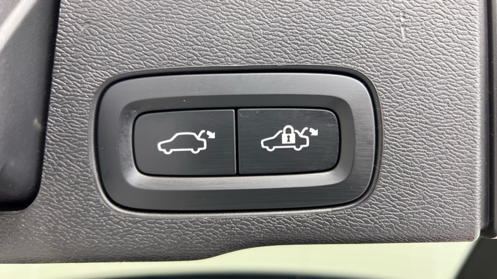 Used Volvo XC60 2022 for sale - 76933226: Photo 35