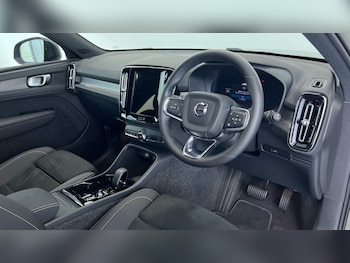 Used Volvo XC40 2024 for sale - 75874250: Photo
