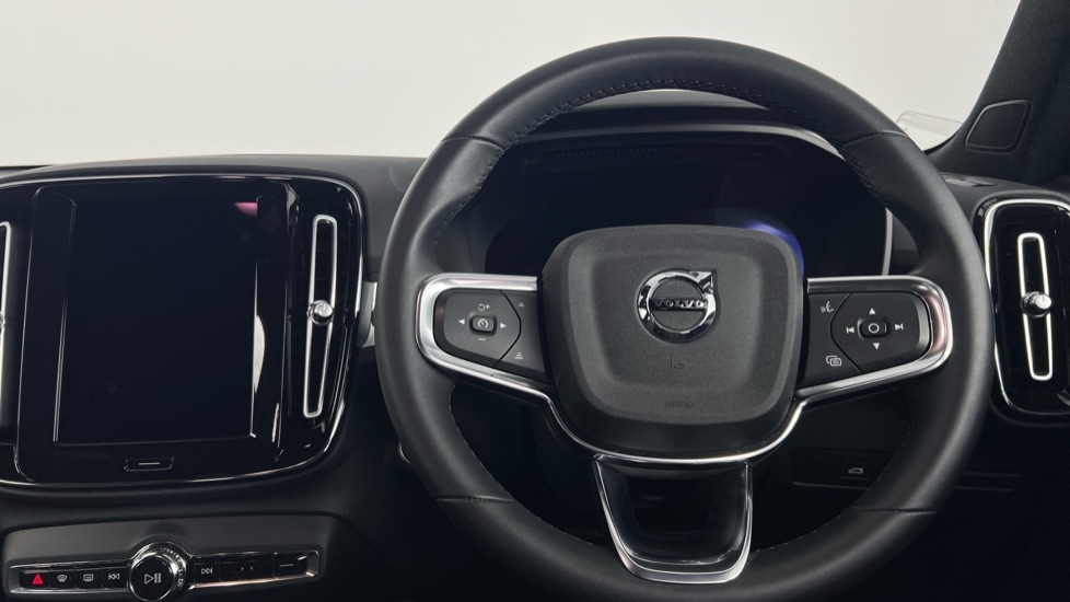 Used Volvo XC40 2023 for sale - 77316096: Photo 10